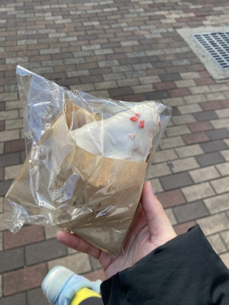 Tony Bake ホワイトチョコクロワッサンの写真